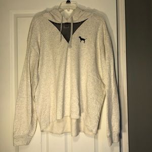 Grey hoodie with mesh front cut by pink